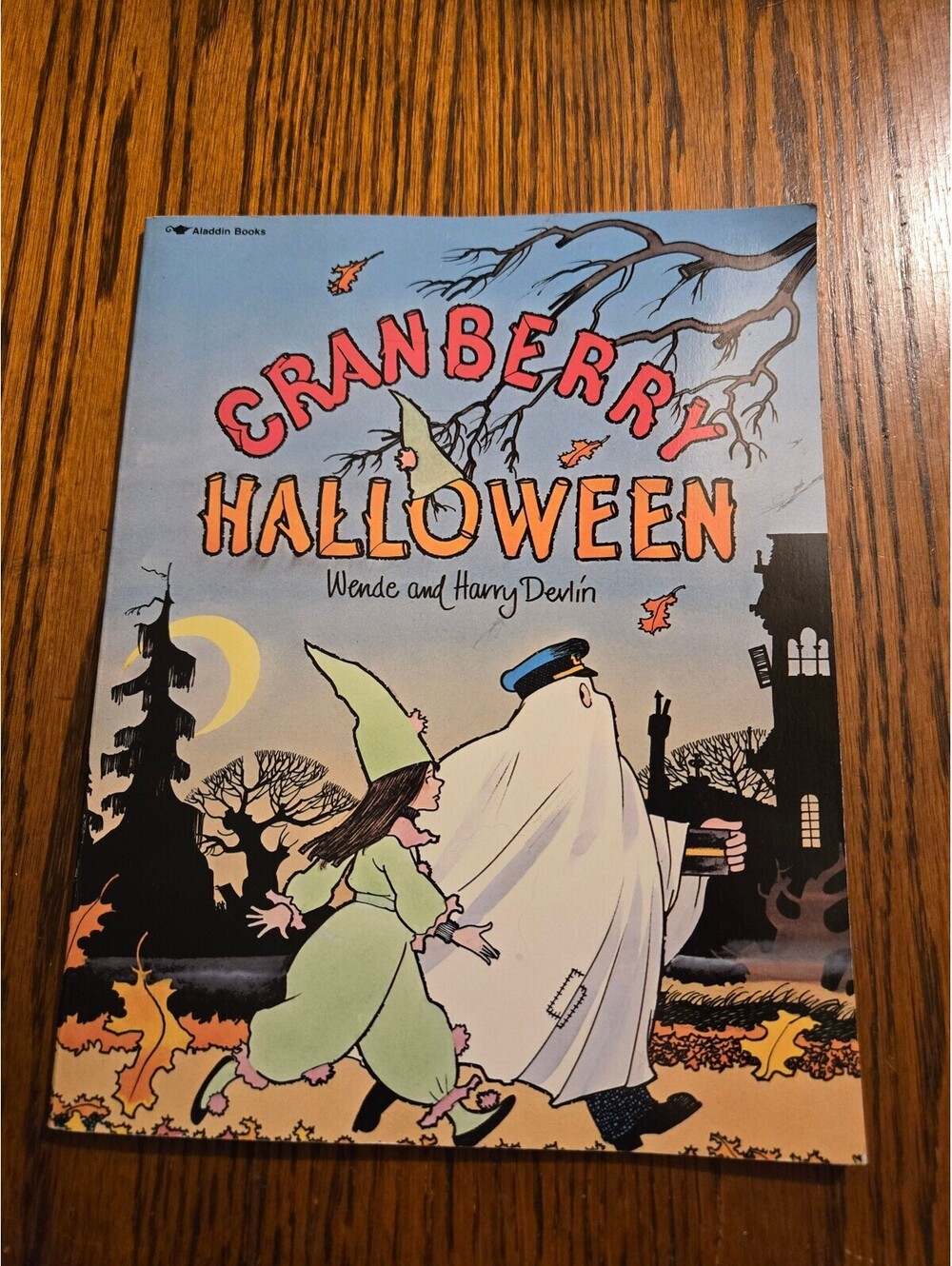 Cranberry Halloween by Wende and Harry Devlin - 1990 First Edition Children's PB